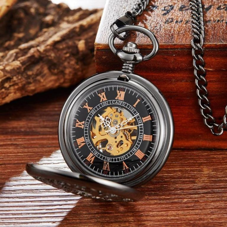 Alternative view of Steampunk zakhorloge met draak